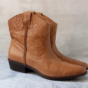 Lucky Brand leather embroidered floral ankle cowboy boots